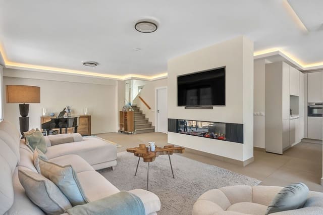 4 quarto Moradia para venda em Guadalmina Alta, Marbella - 2 200 000 € (Ref: 9864796)