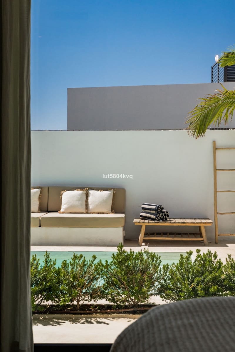 3 slaapkamer Halfvrijstaande villa te koop in Riviera del Sol - € 850.000 (Ref: 9864797)