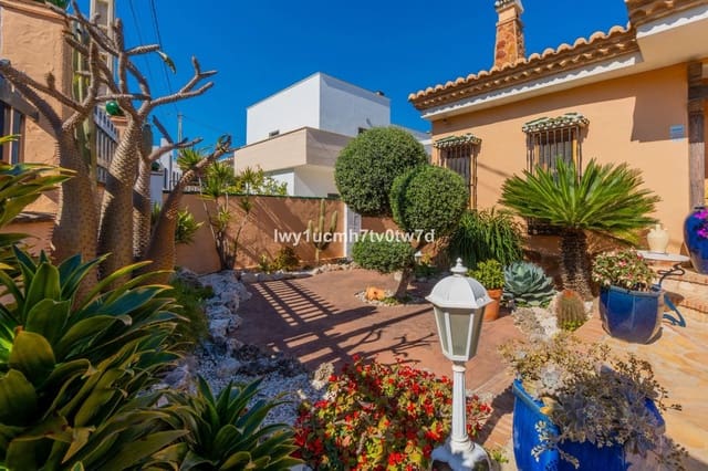 4 soverom Villa til salgs i Torremolinos - € 795 000 (Ref: 9864802)
