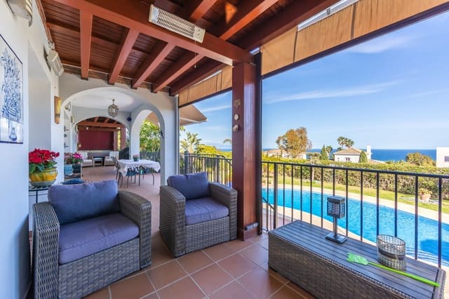 3 soverom Villa til salgs i La Duquesa / Puerto de la Duquesa, Manilva - € 875 000 (Ref: 9864807)