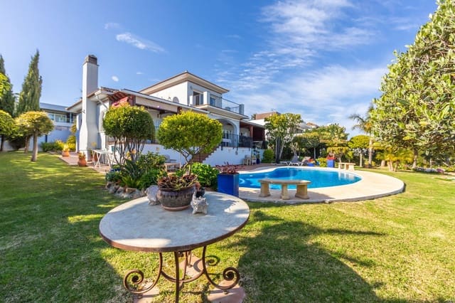 3 soverom Villa til salgs i La Duquesa / Puerto de la Duquesa, Manilva - € 875 000 (Ref: 9864807)