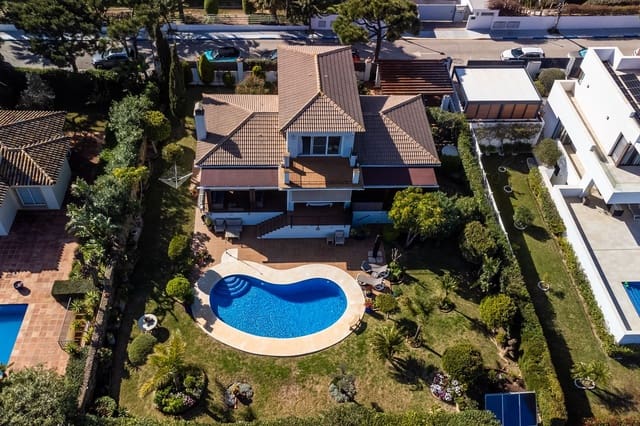 3 soverom Villa til salgs i La Duquesa / Puerto de la Duquesa, Manilva - € 875 000 (Ref: 9864807)