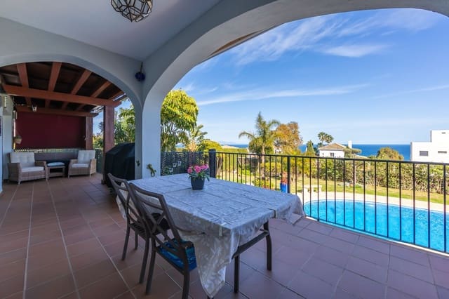 3 soverom Villa til salgs i La Duquesa / Puerto de la Duquesa, Manilva - € 875 000 (Ref: 9864807)
