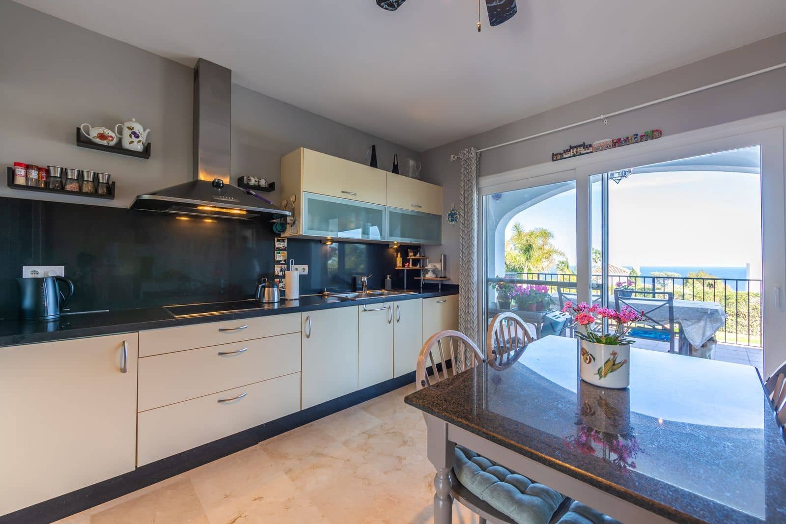 3 soverom Villa til salgs i La Duquesa / Puerto de la Duquesa - € 875 000 (Ref: 9864807)