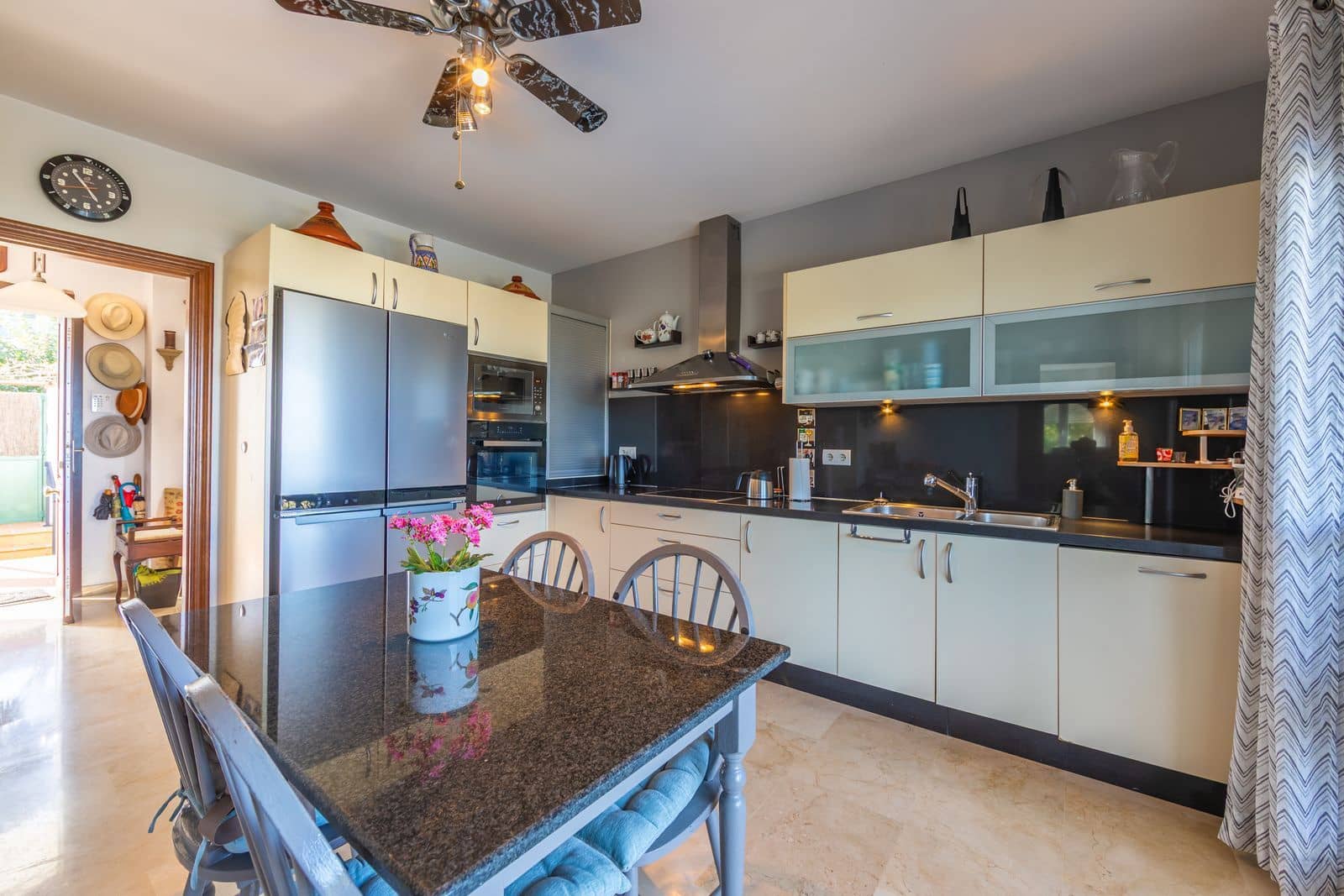 3 soverom Villa til salgs i La Duquesa / Puerto de la Duquesa - € 875 000 (Ref: 9864807)