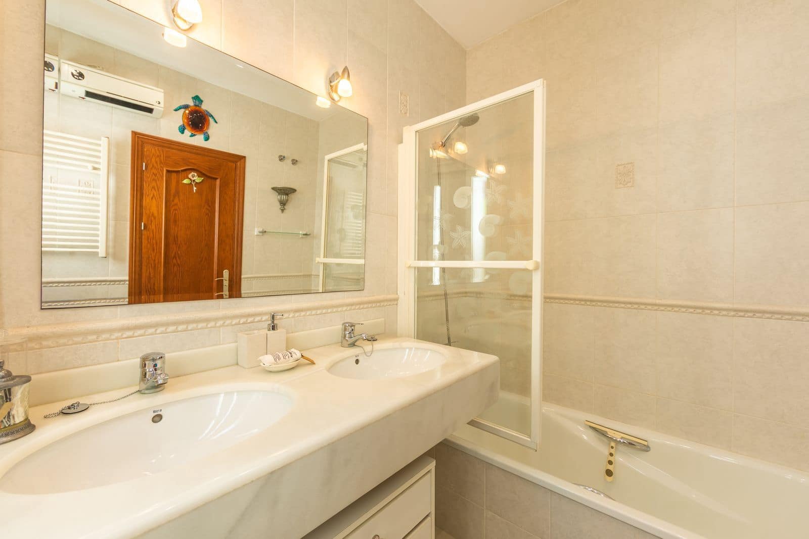 3 soverom Villa til salgs i La Duquesa / Puerto de la Duquesa - € 875 000 (Ref: 9864807)