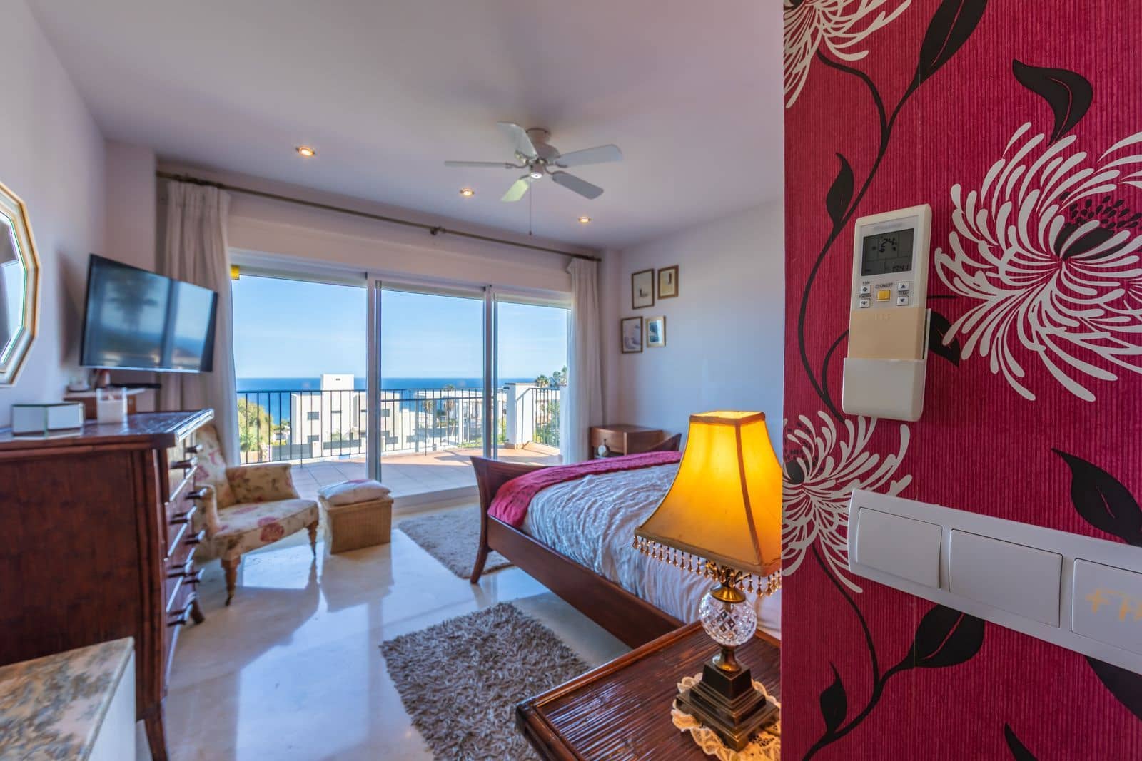3 soverom Villa til salgs i La Duquesa / Puerto de la Duquesa - € 875 000 (Ref: 9864807)
