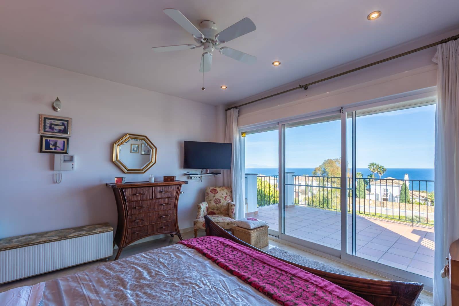 3 soverom Villa til salgs i La Duquesa / Puerto de la Duquesa - € 875 000 (Ref: 9864807)