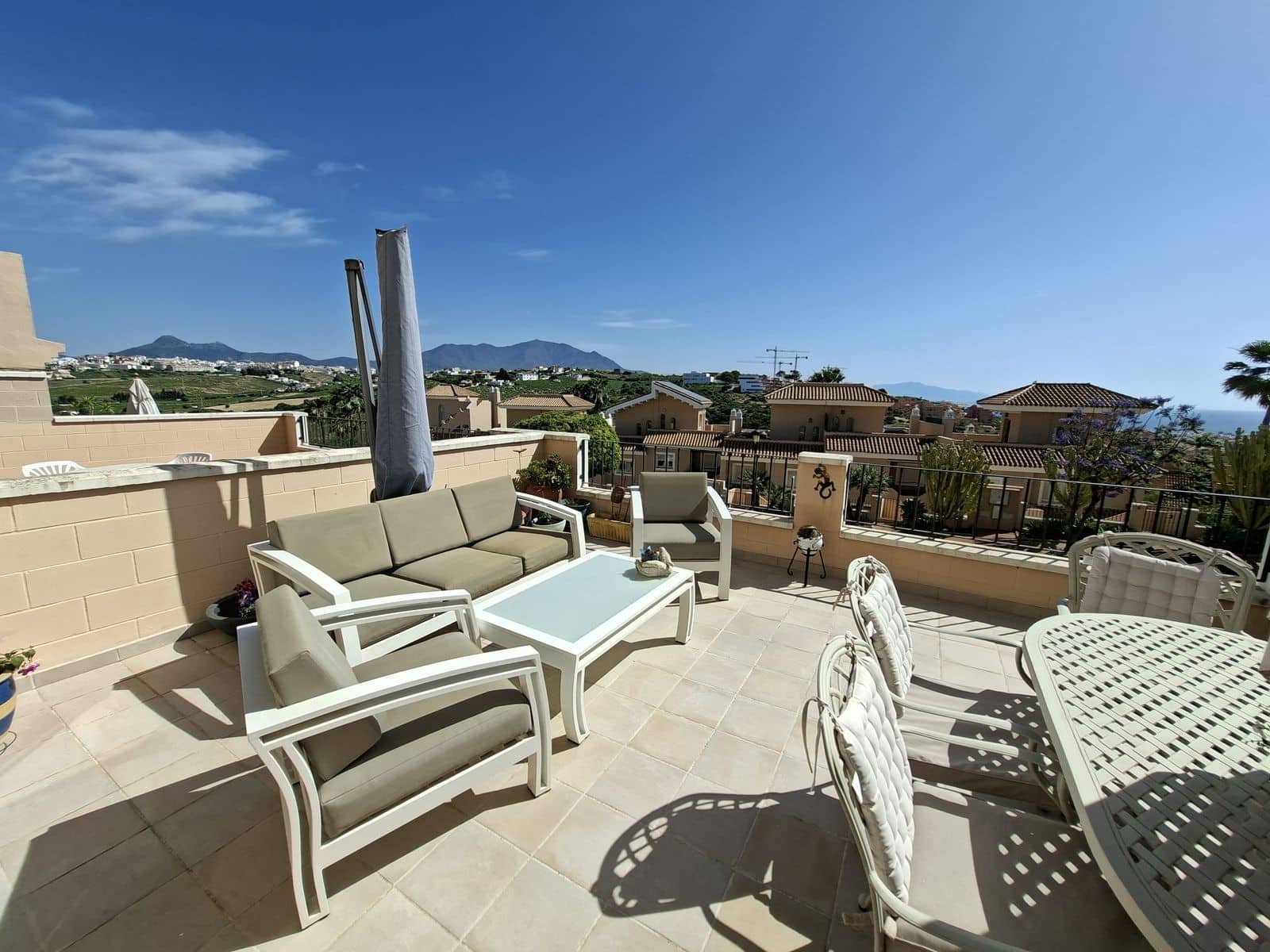 3 sovrum Hus till salu i La Duquesa / Puerto de la Duquesa - 430 000 € (Ref: 9864813)