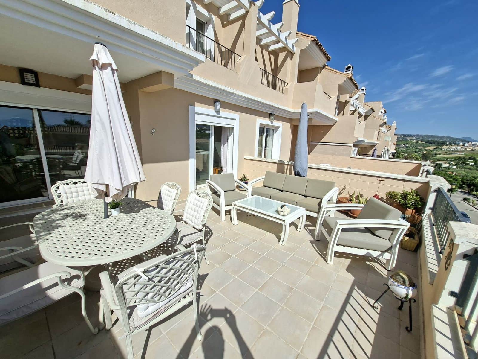 3 sovrum Hus till salu i La Duquesa / Puerto de la Duquesa - 430 000 € (Ref: 9864813)