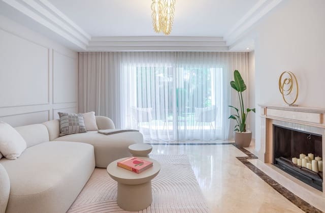 3 quarto Apartamento para venda em Sierra Blanca, Marbella - 995 000 € (Ref: 9864814)