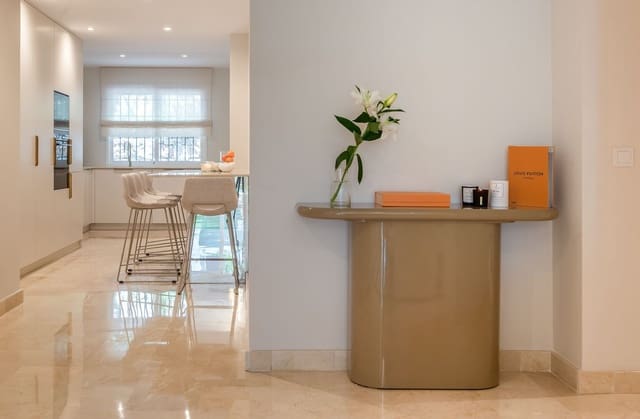 3 quarto Apartamento para venda em Sierra Blanca, Marbella - 995 000 € (Ref: 9864814)