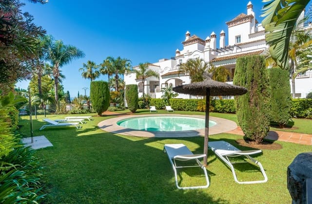 3 quarto Apartamento para venda em Sierra Blanca, Marbella - 995 000 € (Ref: 9864814)
