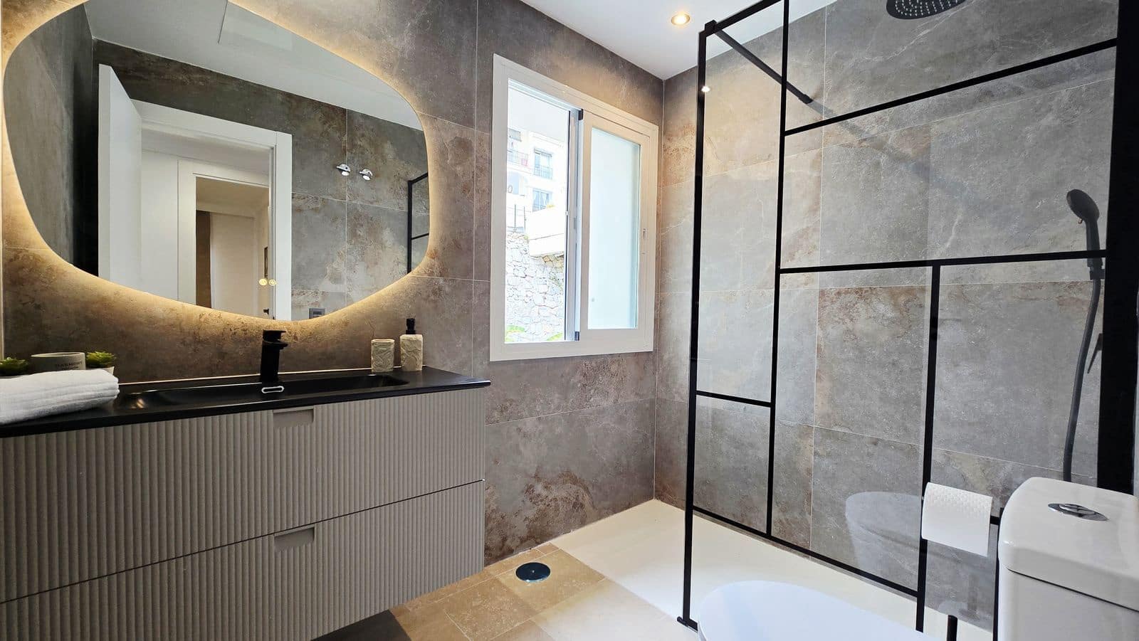 3 bedroom Apartment for sale in La Quinta - € 589,000 (Ref: 9864820)