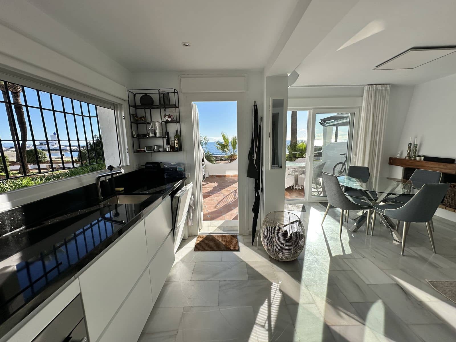 2 sovrum Semi-fristående Villa till salu i La Duquesa / Puerto de la Duquesa - 569 000 € (Ref: 9864824)