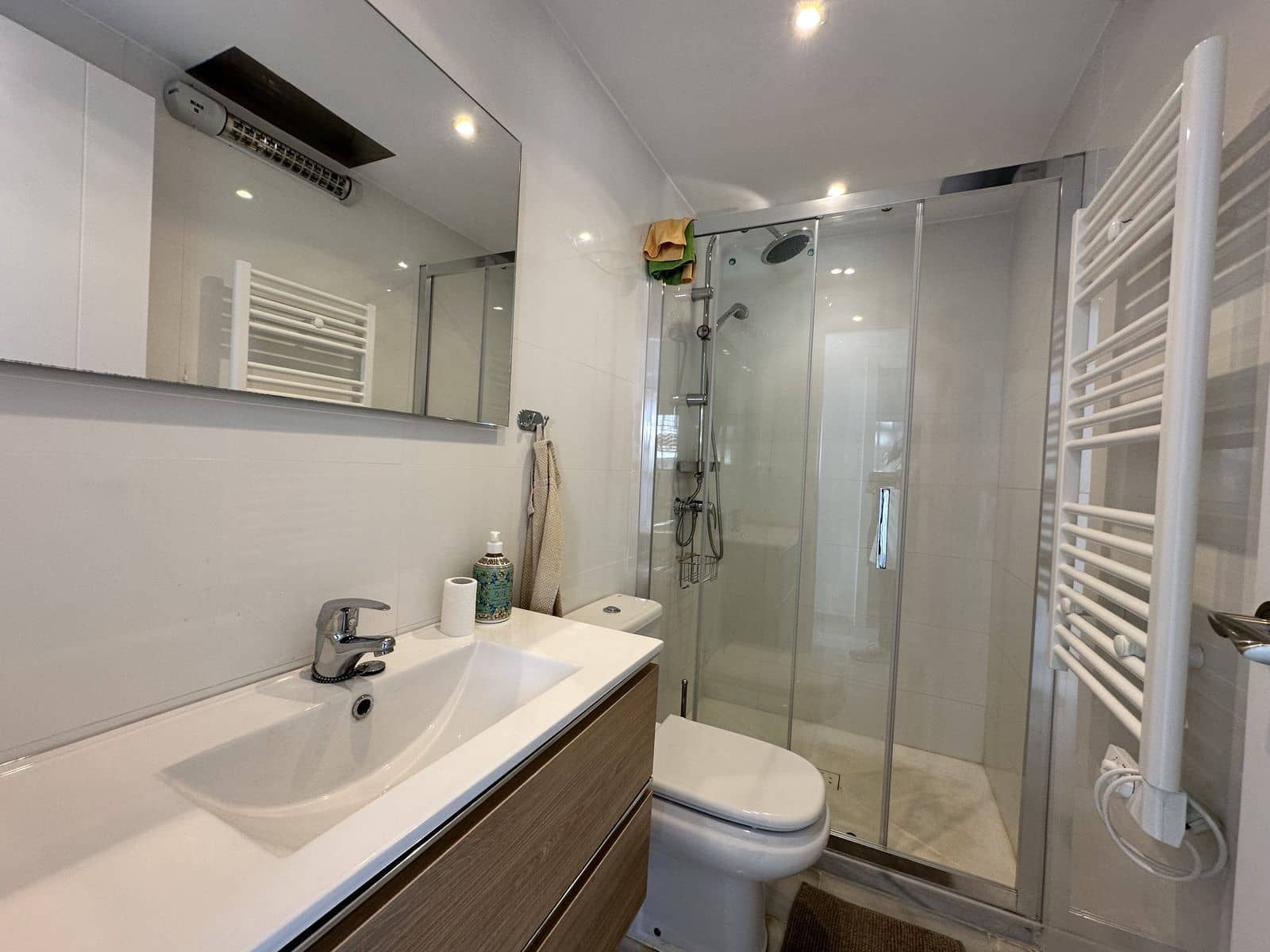 2 sovrum Semi-fristående Villa till salu i La Duquesa / Puerto de la Duquesa - 569 000 € (Ref: 9864824)