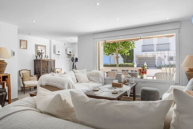 Casa de 3 habitaciones en La Cala de Mijas, Mijas en venta - 1.090.000 € (Ref: 9864840)