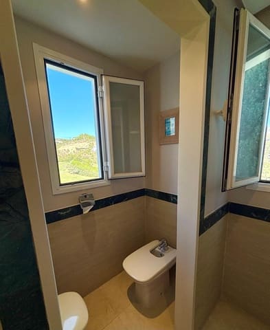 3 soveværelse Penthouse til salg i La Quinta, Benahavís - € 735.000 (Ref: 9864843)