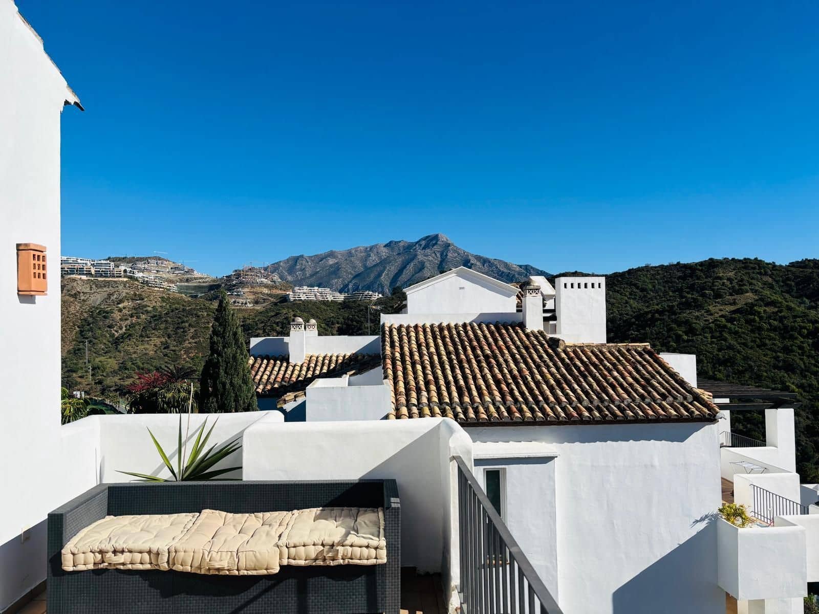 3 bedroom Penthouse for sale in La Quinta - € 735,000 (Ref: 9864843)