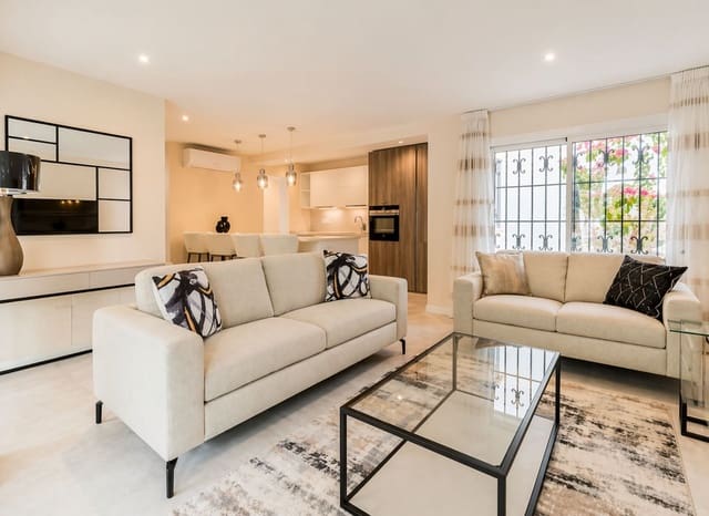 2 soveværelse Lejlighed til salg i El Paraiso, Estepona - € 395.000 (Ref: 9864849)