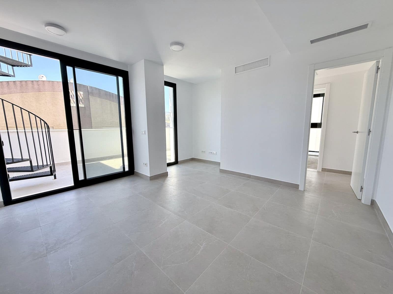 1 quarto Penthouse para venda em Estepona - 630 000 € (Ref: 9864854)