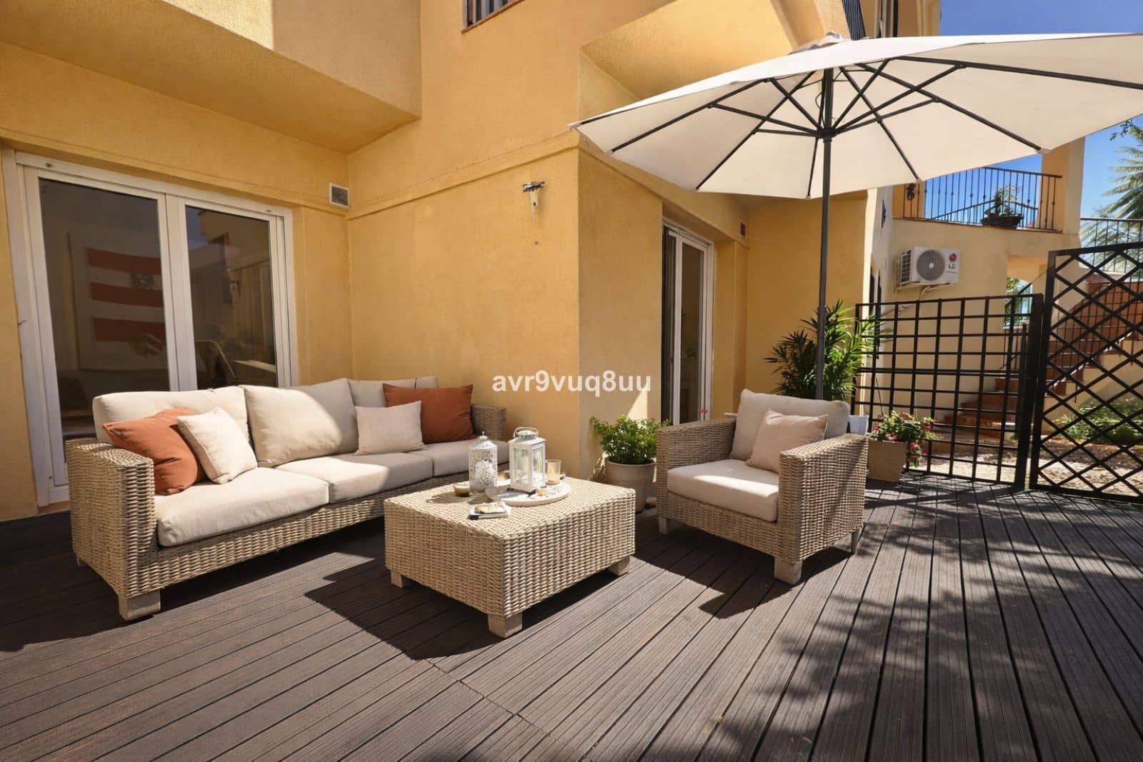 4 soveværelse Semi-Rækkehus til salg i Riviera del Sol - € 469.950 (Ref: 9864856)