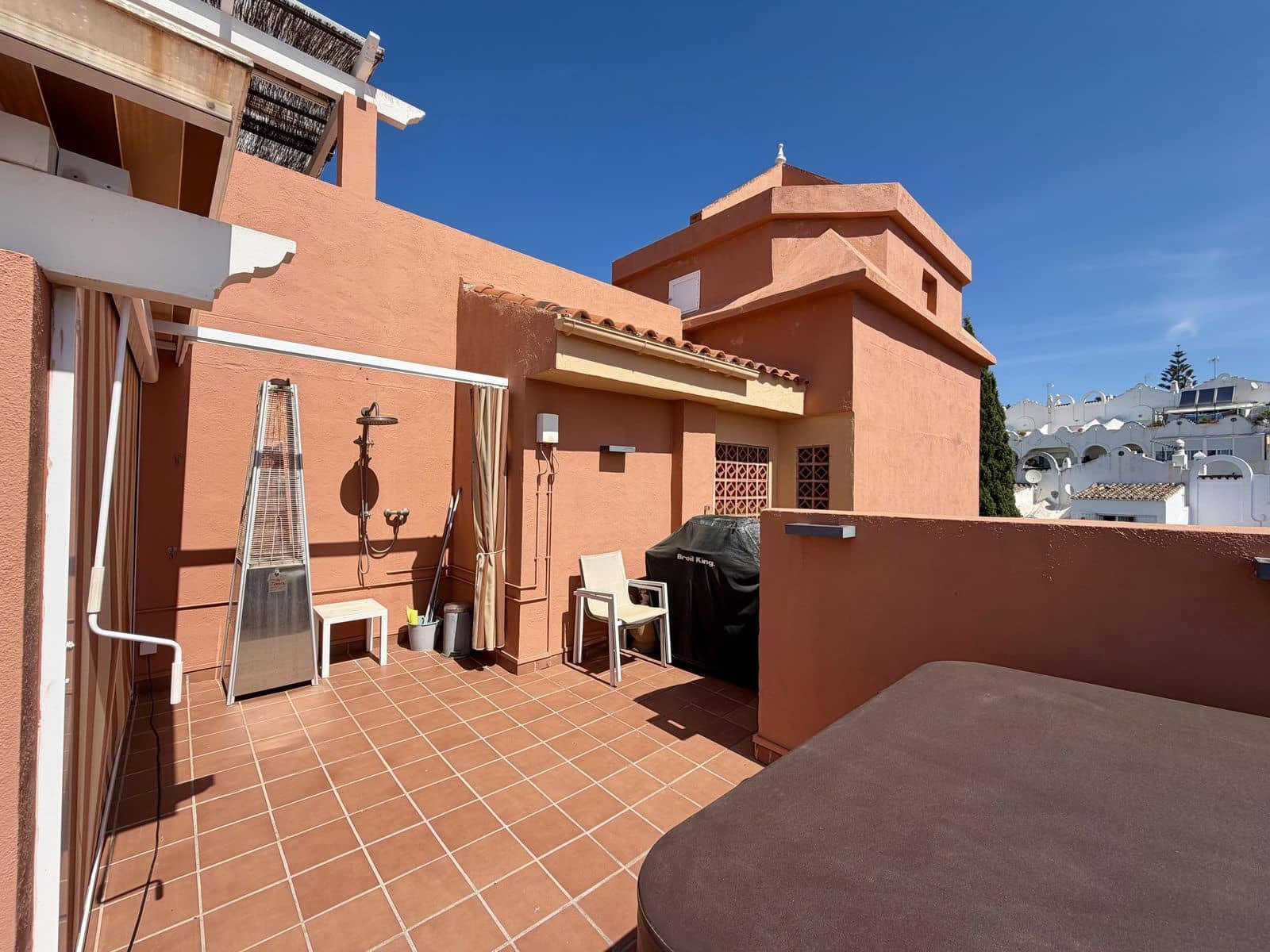 2 sovrum Takvåning till salu i Cabopino - 395 000 € (Ref: 9864868)