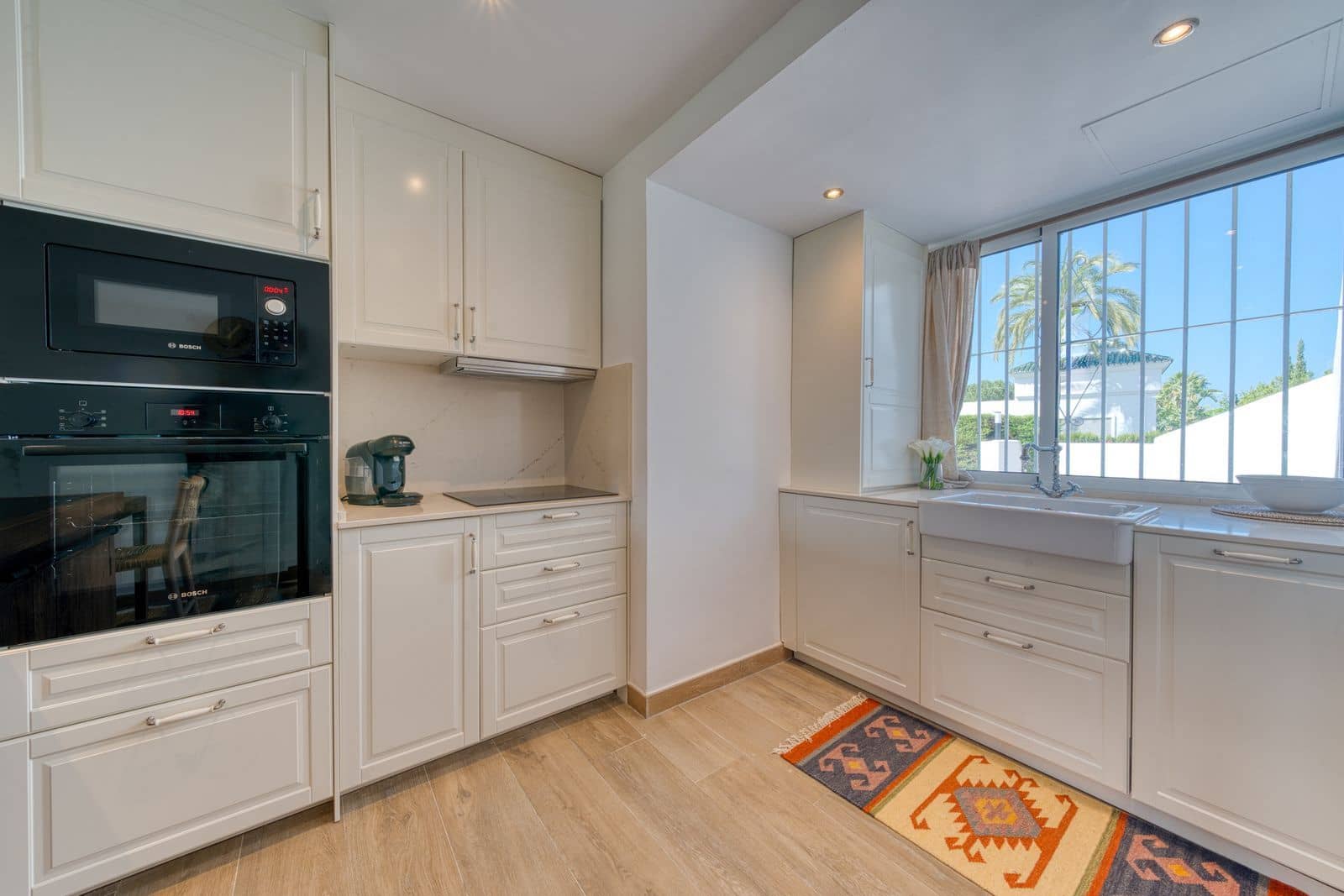 2 bedroom Apartment for sale in Aloha Golf - € 775,000 (Ref: 9864869)