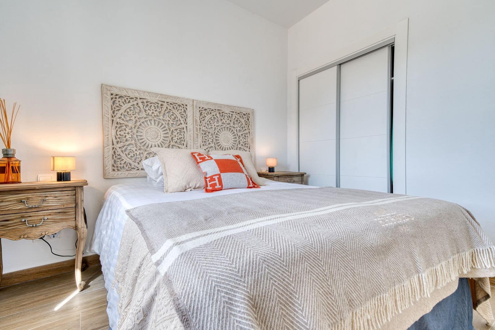 2 bedroom Apartment for sale in Aloha Golf - € 775,000 (Ref: 9864869)