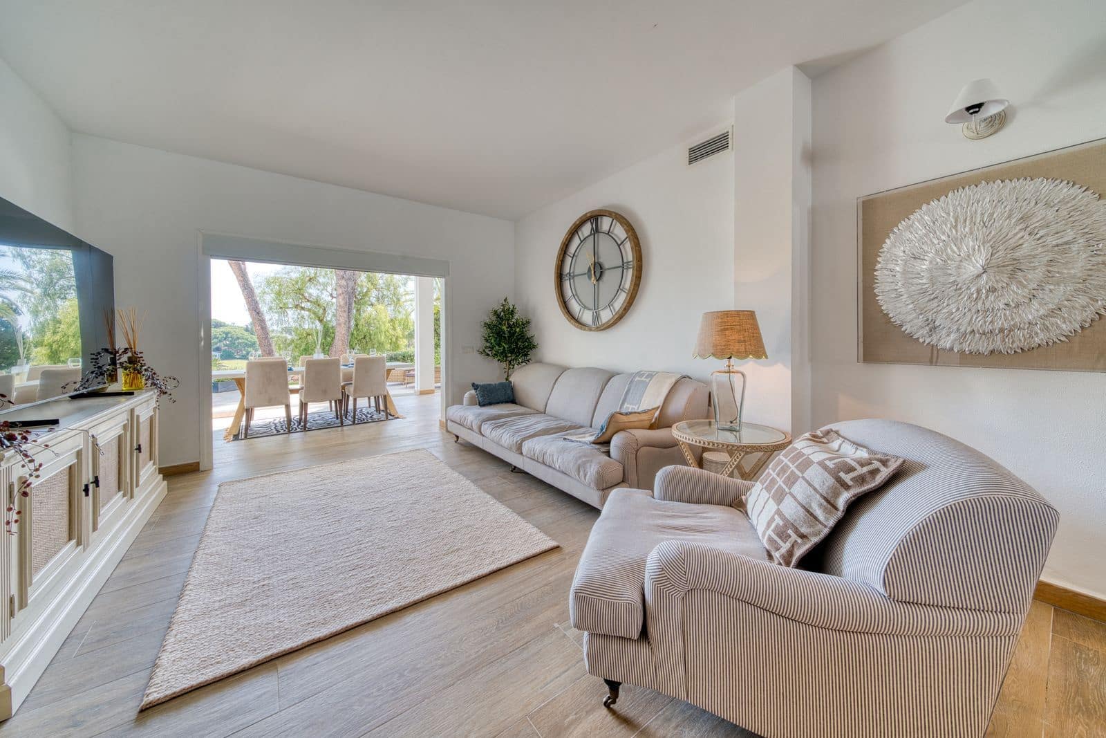2 bedroom Apartment for sale in Aloha Golf - € 775,000 (Ref: 9864869)