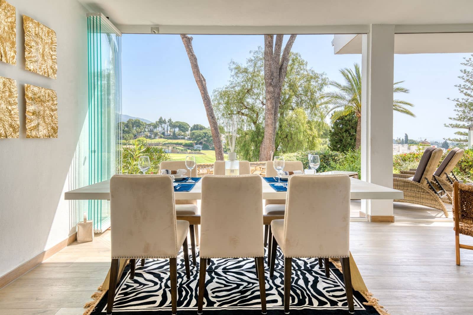 2 bedroom Apartment for sale in Aloha Golf - € 775,000 (Ref: 9864869)