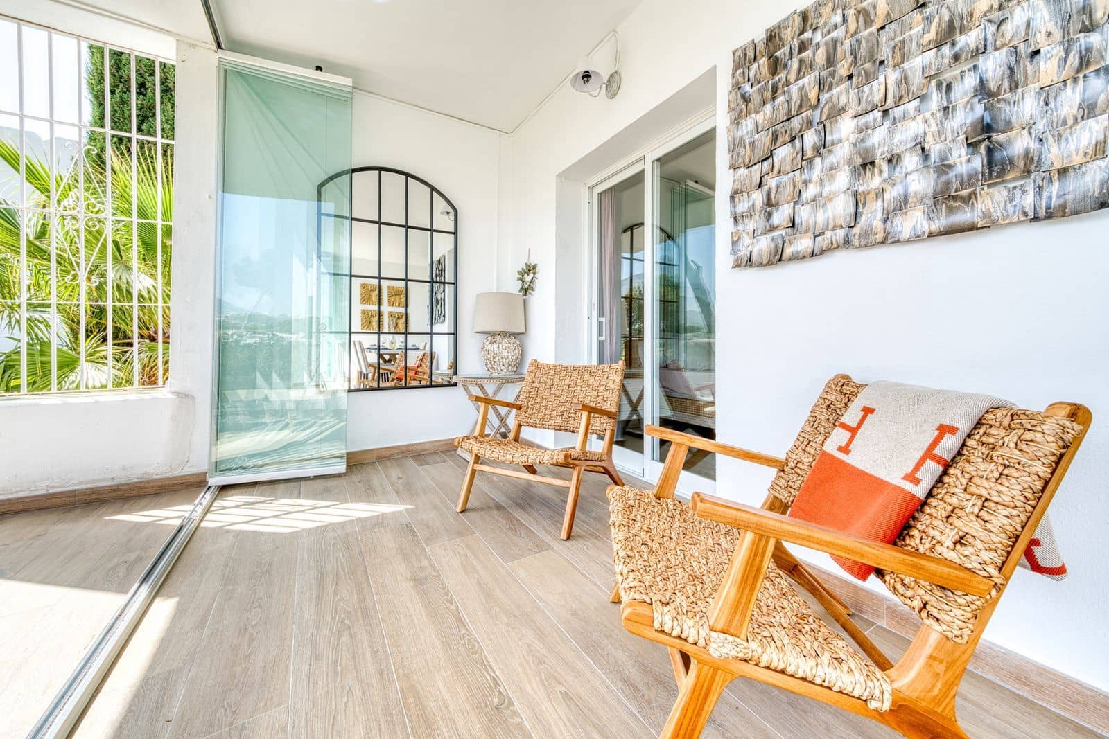 2 bedroom Apartment for sale in Aloha Golf - € 775,000 (Ref: 9864869)