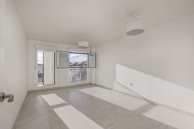 3 sypialnia Apartament na sprzedaż w Puerto de Estepona, Estepona - 499 000 € (Ref: 9864873)