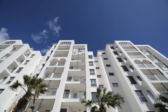 3 sypialnia Apartament na sprzedaż w Puerto de Estepona, Estepona - 499 000 € (Ref: 9864873)
