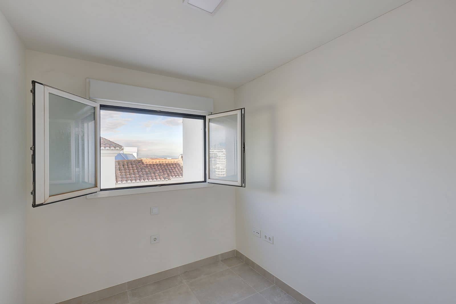 3 sypialnia Apartament na sprzedaż w Estepona - 499 000 € (Ref: 9864873)