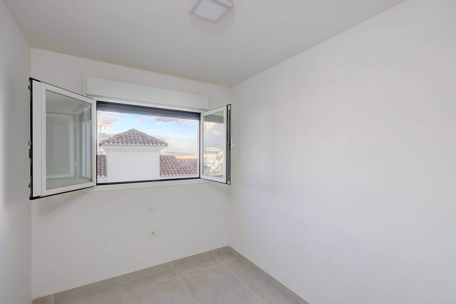 3 sypialnia Apartament na sprzedaż w Estepona - 499 000 € (Ref: 9864873)