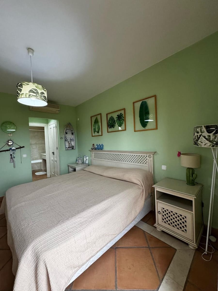 4 soverom Hus til salgs i Sotogrande - € 850 000 (Ref: 9864878)