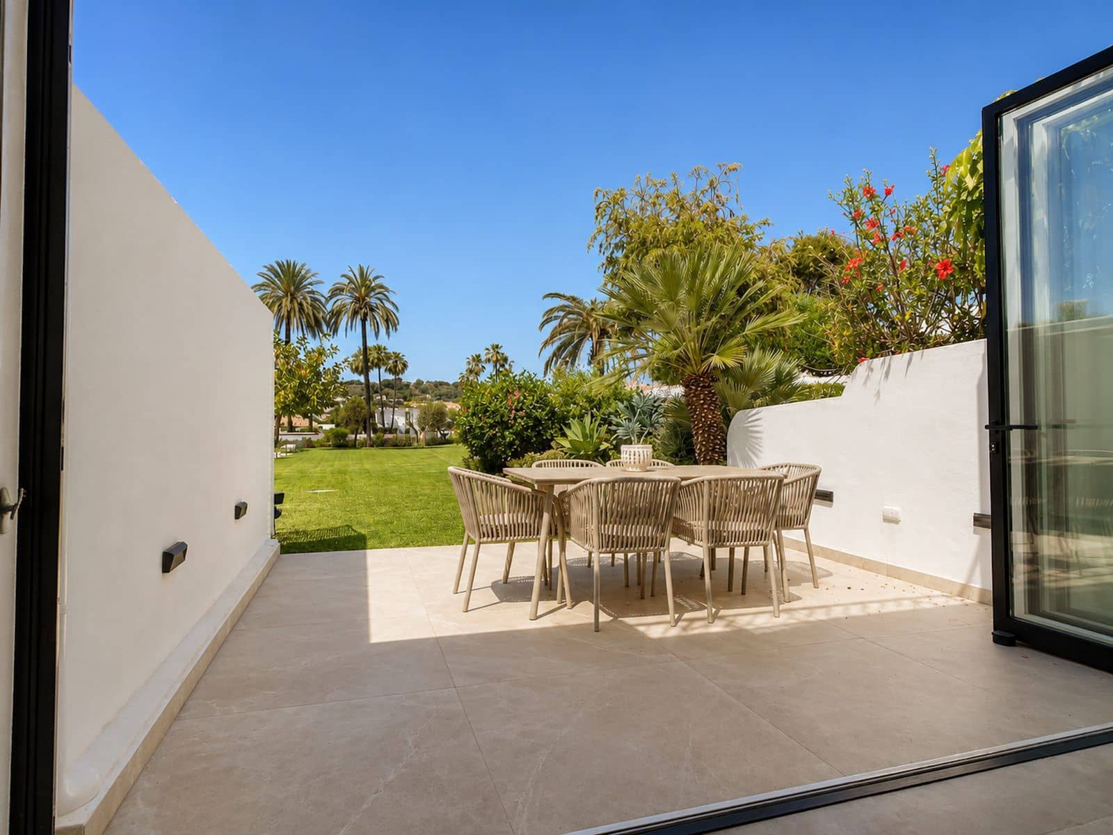 4 slaapkamer Huis te koop in Nueva Andalucia - € 1.395.000 (Ref: 9864885)