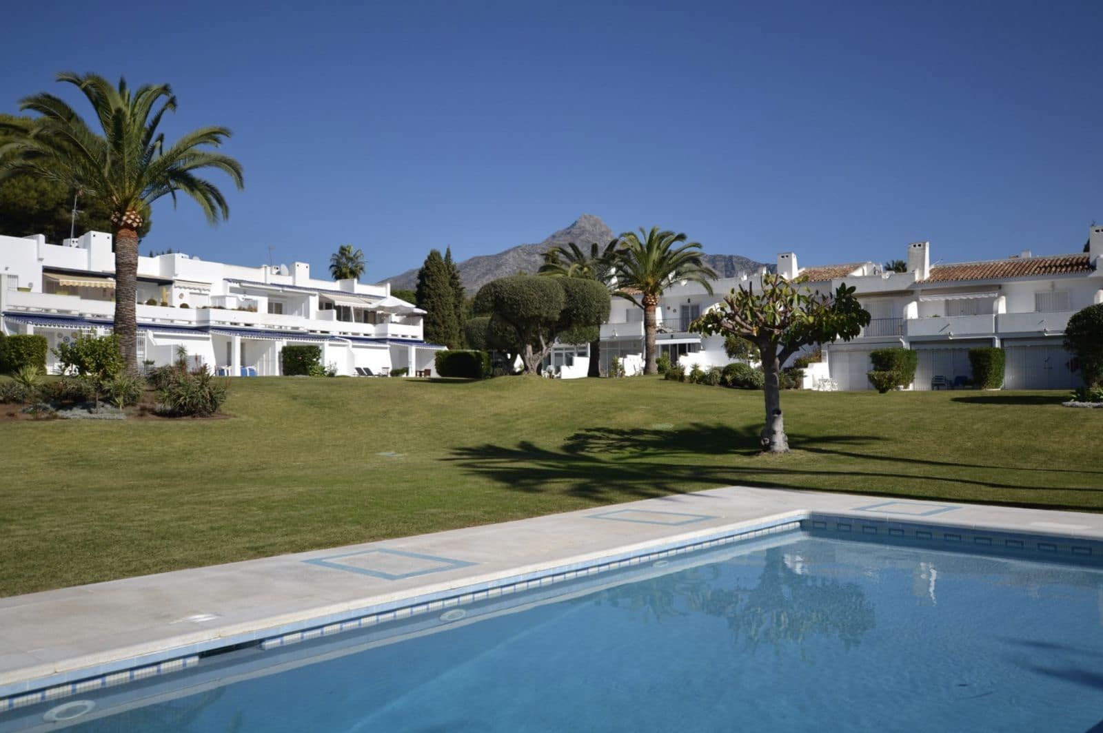 4 slaapkamer Huis te koop in Nueva Andalucia - € 1.395.000 (Ref: 9864885)