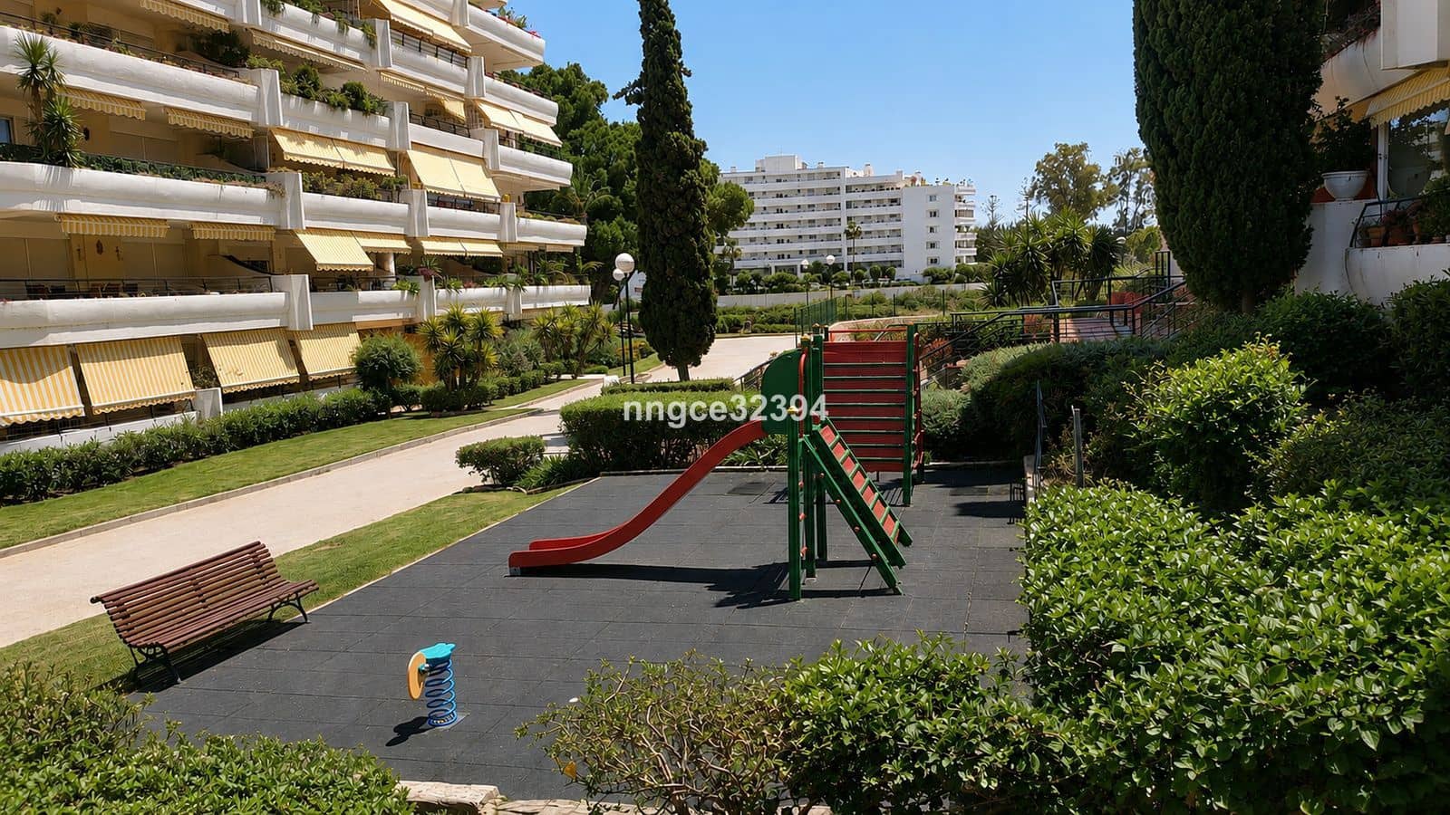 2 slaapkamer Penthouse te koop in San Pedro de Alcantara - € 499.900 (Ref: 9864899)