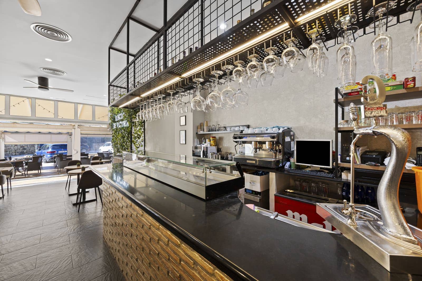 Commercieel te koop in Guadalmina - € 780.000 (Ref: 9864902)