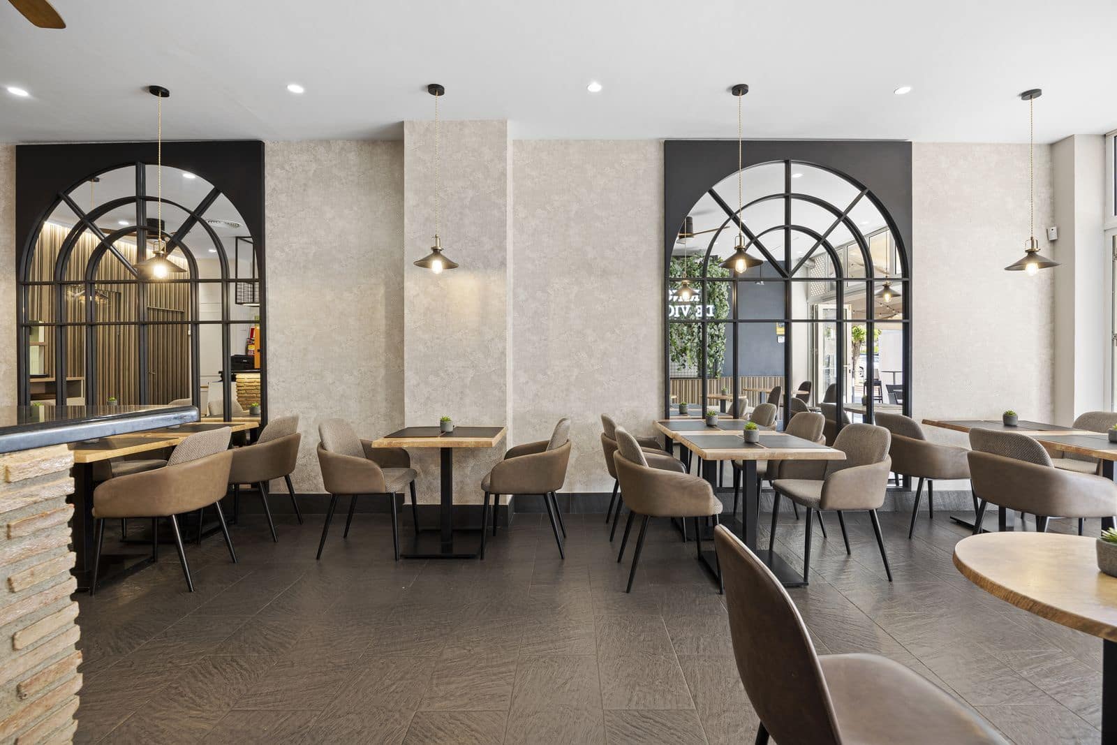 Commercieel te koop in Guadalmina - € 780.000 (Ref: 9864902)