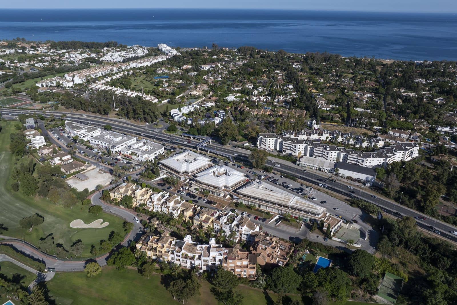 Commercieel te koop in Guadalmina - € 780.000 (Ref: 9864902)