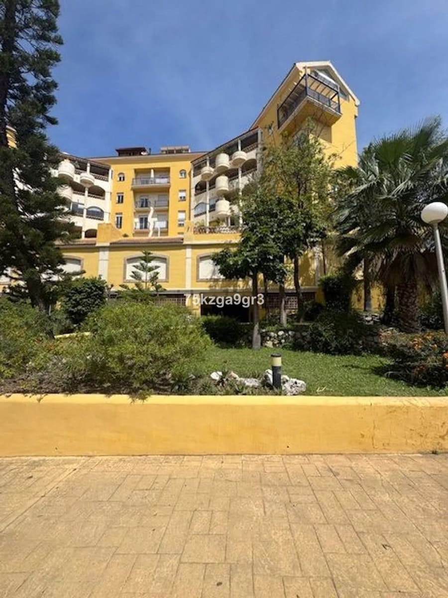 3 bedroom Apartment for sale in Arroyo de la Miel - € 395,000 (Ref: 9864904)