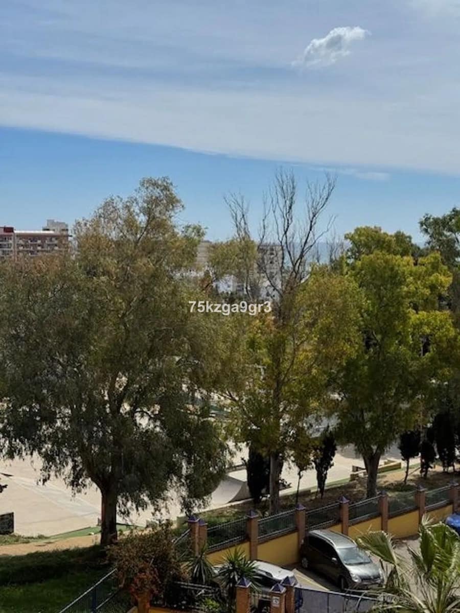 3 bedroom Apartment for sale in Arroyo de la Miel - € 395,000 (Ref: 9864904)
