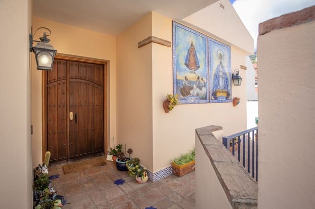 3 soveværelse Semi-Rækkehus til salg i Benalmádena - € 800.000 (Ref: 9864905)