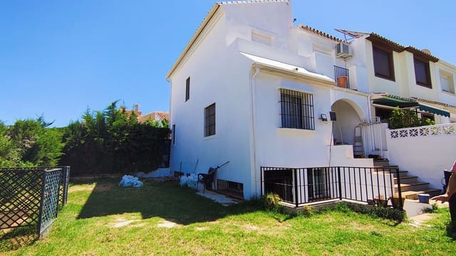 3 chambre Villa/Maison Semi-Mitoyenne à vendre à Atalaya-Isdabe, Estepona - 575 000 € (Ref: 9864906)