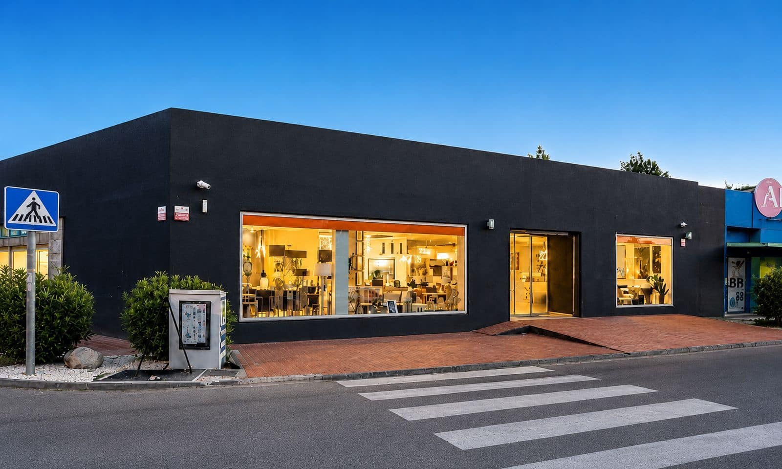 Commercieel te koop in Estepona - € 950.000 (Ref: 9864907)