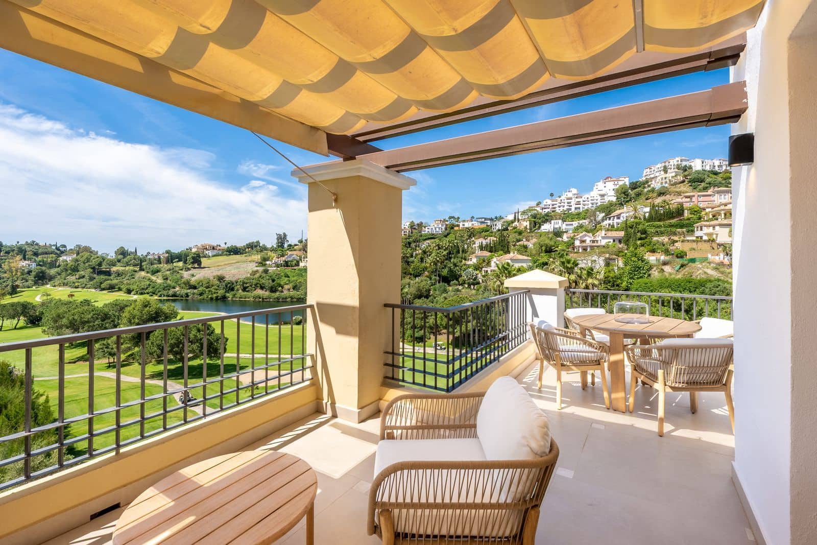 3 slaapkamer Penthouse te koop in Los Arqueros - € 799.000 (Ref: 9864908)
