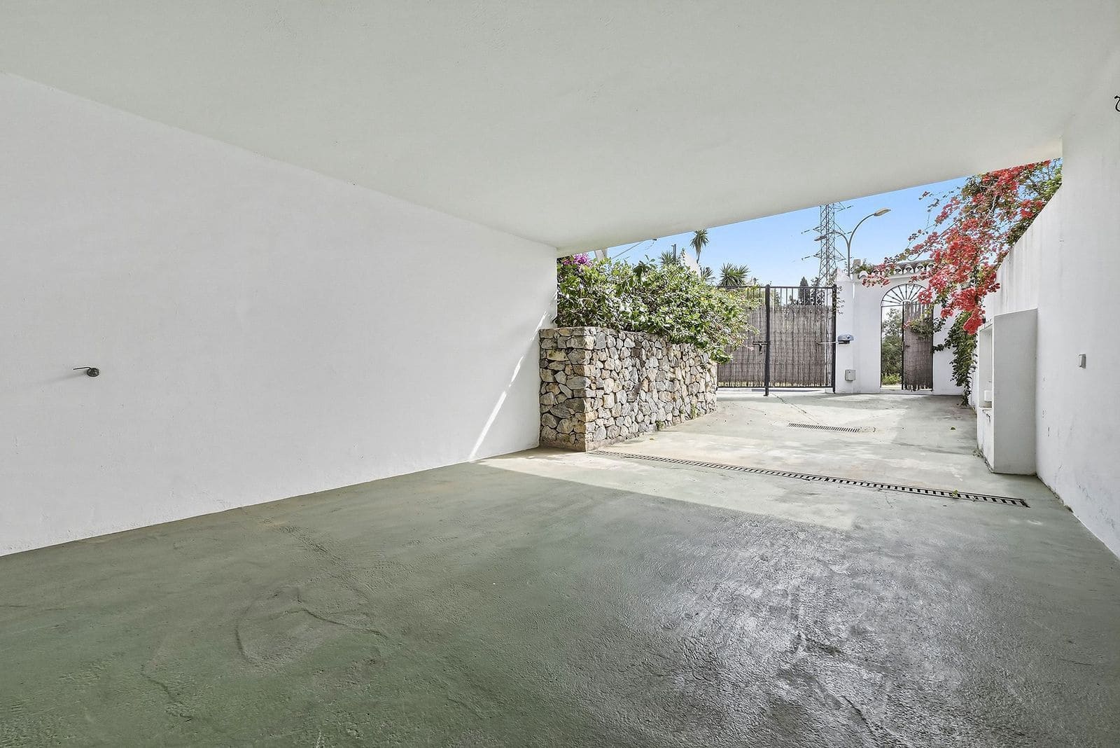 4 makuuhuone Omakotitalo myytävänä paikassa Nueva Andalucia - 625 000 € (Ref: 9864918)